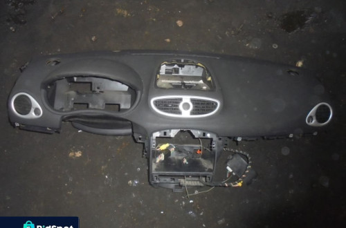 KONSOLA DESKA ROZDZIELCZA RENAULT CLIO 3