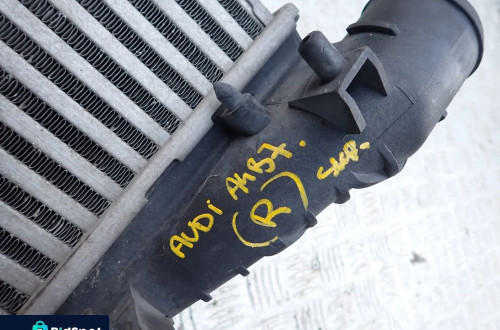 INTERCOOLER PRAWY AUDI A4 B7 RADOM