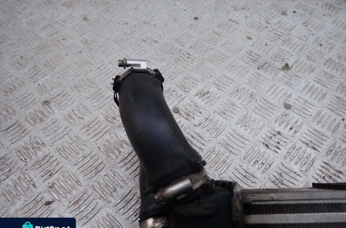 INTERCOOLER PRAWY AUDI A4 B7 RADOM