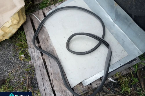 MERCEDES ML W164 USZCZELKA DRZWI PRZOD PRZEDNIA LEWA