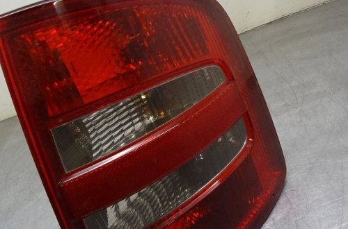 SKODA FABIA I KOMBI 99-03 1.2B LAMPA TYLNA TYŁ LEWA