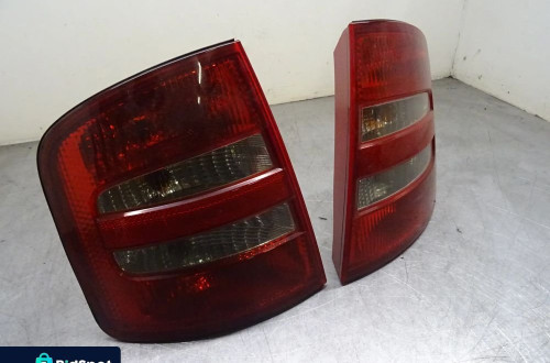 SKODA FABIA I KOMBI 99-03 1.2B LAMPA TYLNA TYŁ LEWA