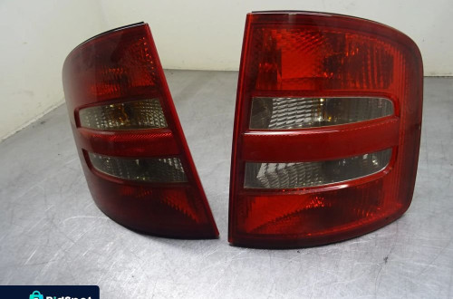SKODA FABIA I KOMBI 99-03 1.2B LAMPA TYLNA TYŁ LEWA