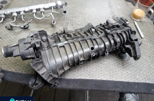 bmw f10 f11 2.0d kolektor ssacy nastawnik 8506410 108452810