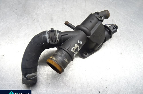 VW PASSAT B6 2.0 TDI OBUDOWA TERMOSTATU 03L121132Q
