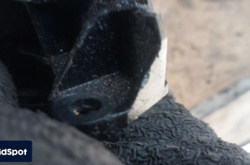 bmw f10 f11 2.0d korek wlewu oleju 7810586