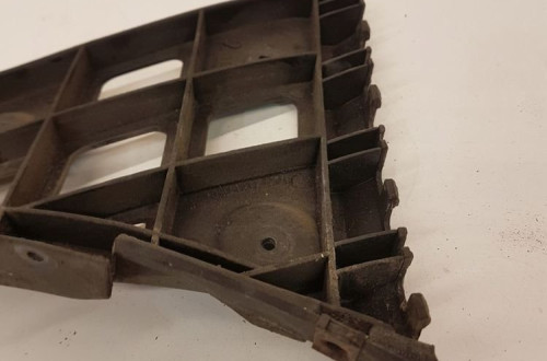 ŚLIZG ZDERZAKA PRAWY TYŁ AUDI A4 B7 8H0807454