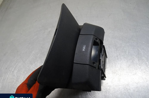 HYUNDAI I30 LIFT POPIELNICZKA SCHOWEK 84780-2R000