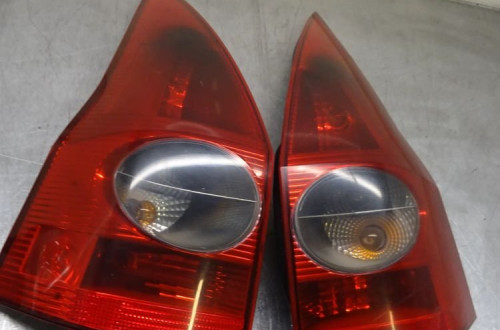 RENAULT MEGANE II KOMBI TED69 LAMPA TYLNA TYŁ LEWA PRAWA