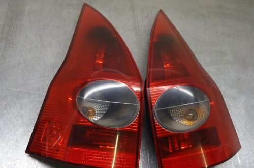 RENAULT MEGANE II KOMBI TED69 LAMPA TYLNA TYŁ LEWA PRAWA
