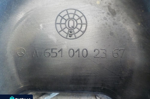 MERCEDES W906 POKRYWA OSŁONA SILNIKA A6510102367