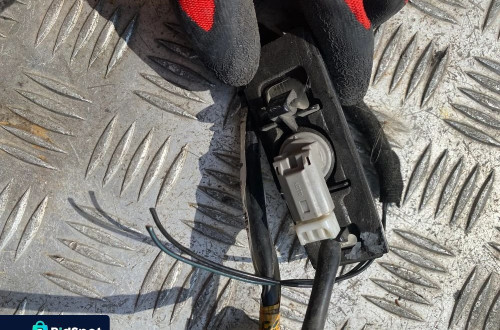 mazda mx-5 lampka lampki oswietlenie tablicy rejastracyjnej