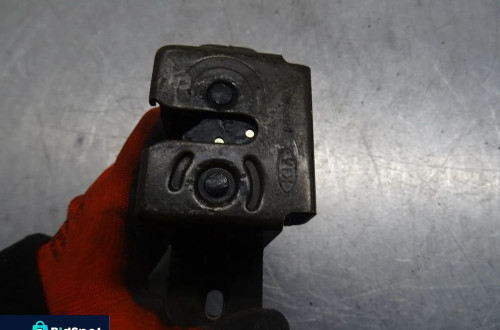 KIA SORENTO I 02-06 2.5 CRDI ZAMEK SZYBY KLAPY TYŁ TYLNEJ 87130-3E000