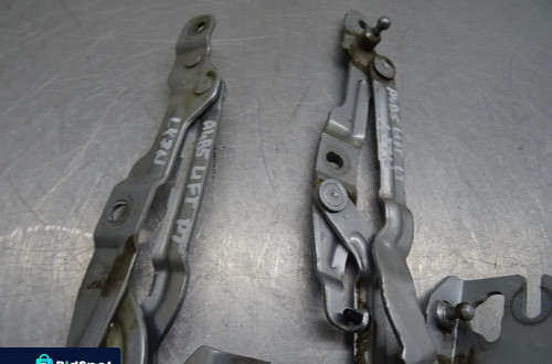 AUDI A4 B5 LIFT 1.9TDI ZAWIASY KLAPY BAGAŻNIKA