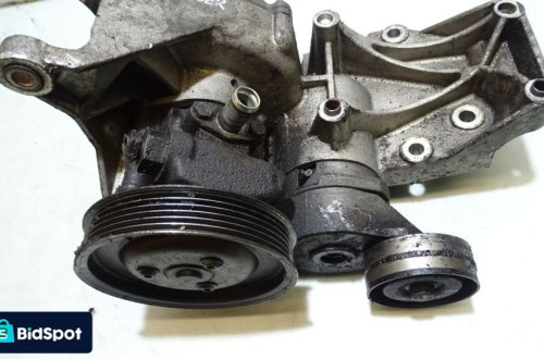POMPA WODY ŁAPA LAND ROVER FREELANDER 2.0 HRC2810