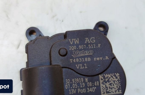 SILNICZEK NAGRZEWNICY AUDI A3 8V VOLKSWAGEN SEAT SKODA 2Q0907511F