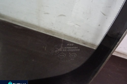 SUBARU OUTBACK III LIFT 2.0D SZYBA CZOŁOWA PRZEDNIA