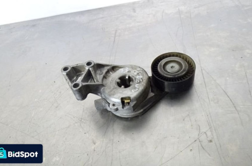 NAPINACZ PASKA AUDI A3 8L 1.6