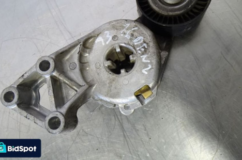 NAPINACZ PASKA AUDI A3 8L 1.6