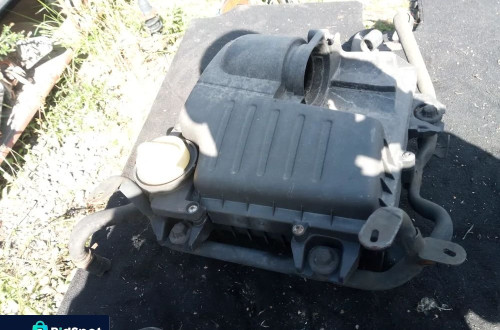 trafic vivaro 2.0dci obudowa filtra powietrza 8200760899