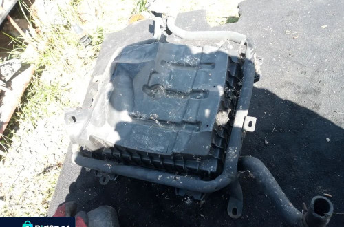 trafic vivaro 2.0dci obudowa filtra powietrza 8200760899