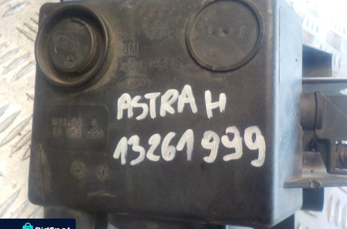 OPEL ASTRA H HALOGEN LAMPA PRZECIWMGIELNA LEWA 13261999
