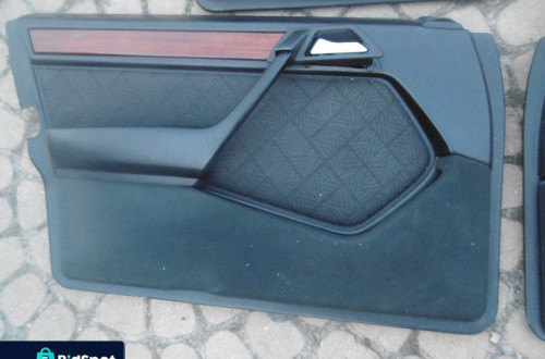 Boczek boczki drzwi MERCEDES W124 5D