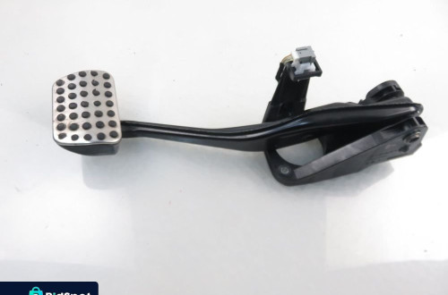 PEDAŁ HAMULCA MERCEDES CLA coupe C117 2462920208