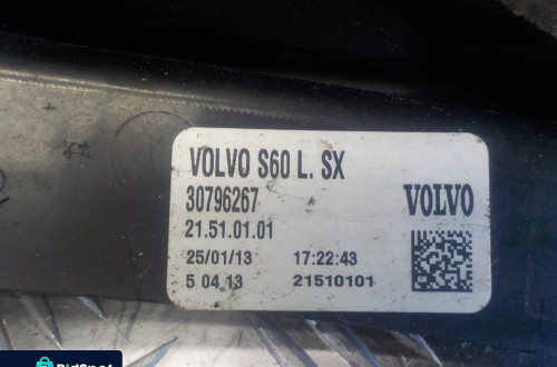 VOLVO S60 II 2.4 D5 LAMPA TYŁ 30796267, 30796268