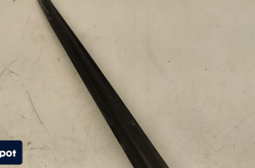 LISTWA ZBIERAJĄCA SZYBY PRAWA AUDI A6 C7 4G0854328