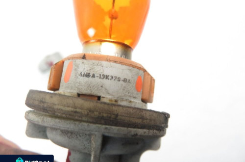 WKŁAD LAMPY PRAWY TYŁ FORD FOCUS MK2 II XS4113K370CD 4M5A13K370BA