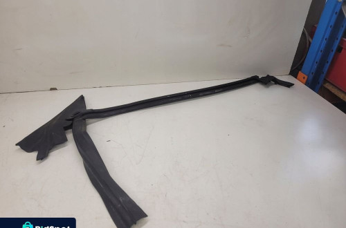 USZCZELKA DRZWI PRAWY PRZÓD AUDI A7 4G8837480L