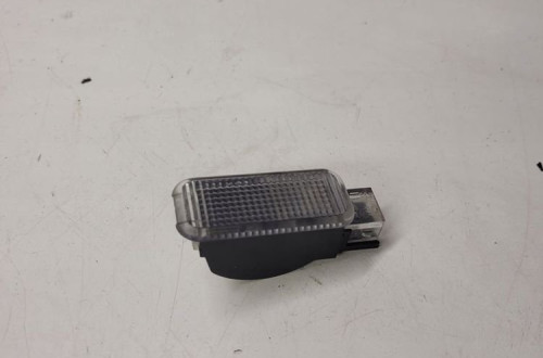 LAMPKA KABINY AUDI A3 A4 B6 B7 8E0947415