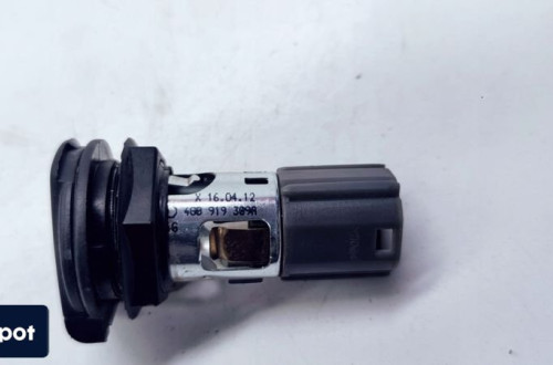 GNIAZDO ZAPALNICZKI ŁADOWARKI AUDI A6 4G0919309A