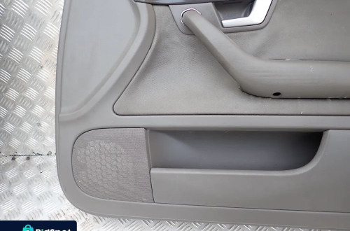 TAPICERKA 8E0 8E1867106 PRAWY PRZÓD AUDI A4 B6 RADOM