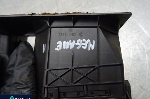 RENAULT MEGANE II KOMBI TED69 KRATKA NAWIEWU ŚRODKOWA