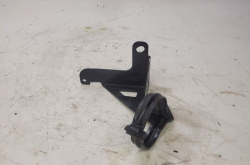 UCHWYT POMPY WODY AUDI A4 S4 S5 8K0121261F
