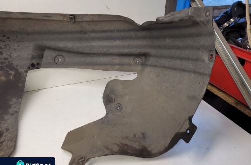 NADKOLE PRAWY PRZÓD AUDI A3 8P 8P0821172E