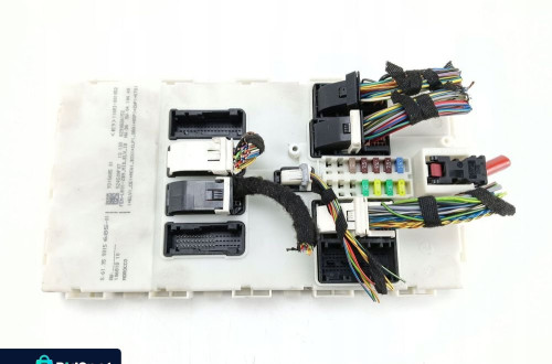 SKRZYNKA BEZPIECZNIKÓW MODUŁ FEM BMW F20 F21 F22 F30 F31 F36 9315685