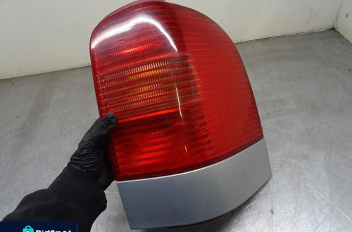 VW SHARAN I LIFT 00-04 1.9 TDI LB7Z LAMPA PRAWA TYLNA TYŁ