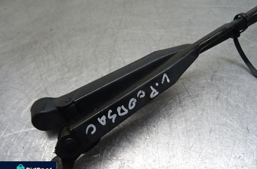 OPEL CORSA C 00-03 3D 1.2B 2AU RAMIONA WYCIERACZEK