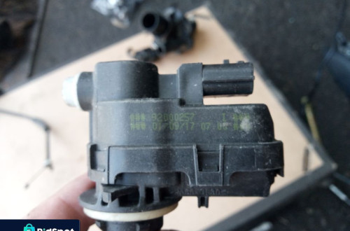 citroen peugeot silniczek regulacji lampy 92000257