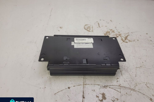 WZMACNIACZ BOSE AUDI A4 B6 CABRIO 8H0035223A