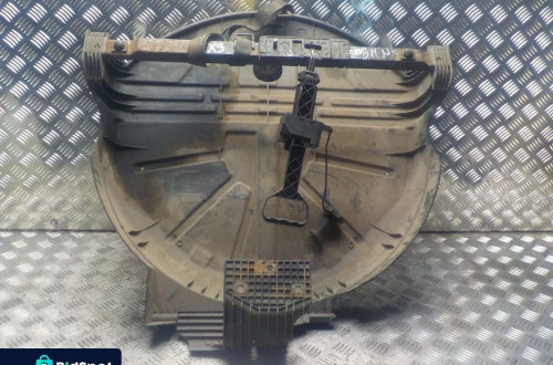 BMW X3 E83 WINDA KOSZ KOŁA ZAPASOWEGO