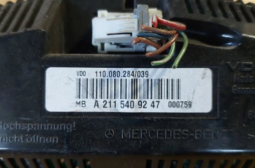 Mercedes W211 2.7d '04r licznik zegary A2115409247