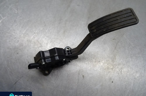 SUBARU OUTBACK III LIFT PEDAŁ GAZU POTENCJOMETR 198800-7120