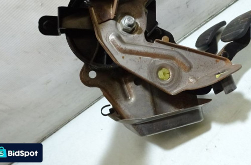 PEDAŁ SPRZĘGŁA HAMULCA RENAULT TWINGO II 1.2  8200426298D