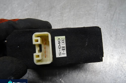 SUBARU OUTBACK III LIFT KOMBI PRZEŁĄCZNIK SZYBY PRAWY PRZÓD 94266AG020
