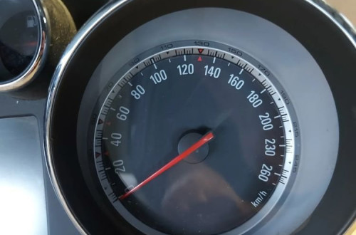 Opel Insignia 2.0d '10r licznik zegary 13333344