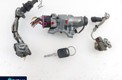 STACYJKA WKŁADKI AUDI A4 B5 4D0905851A